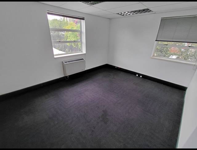 4,076M² OFFICE FOR SALE IN BRYANSTON